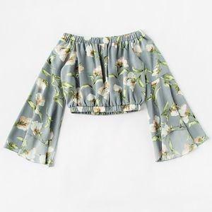 Floral Print Trumpet Sleeve Crop Top